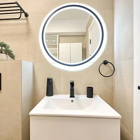 Infinity Summer Crib - Parking