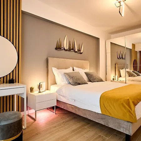 Infinity Summer Crib - Parking * Mamaia