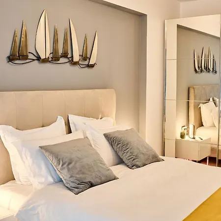 Infinity Summer Crib - Parking